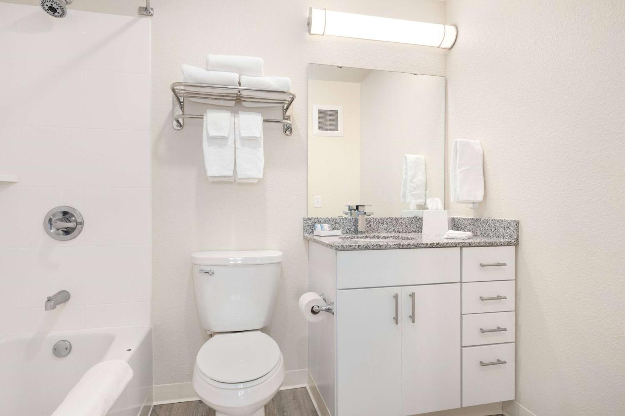Waterwalk Extended Stay By Wyndham Minneapolis - Плимът Екстериор снимка