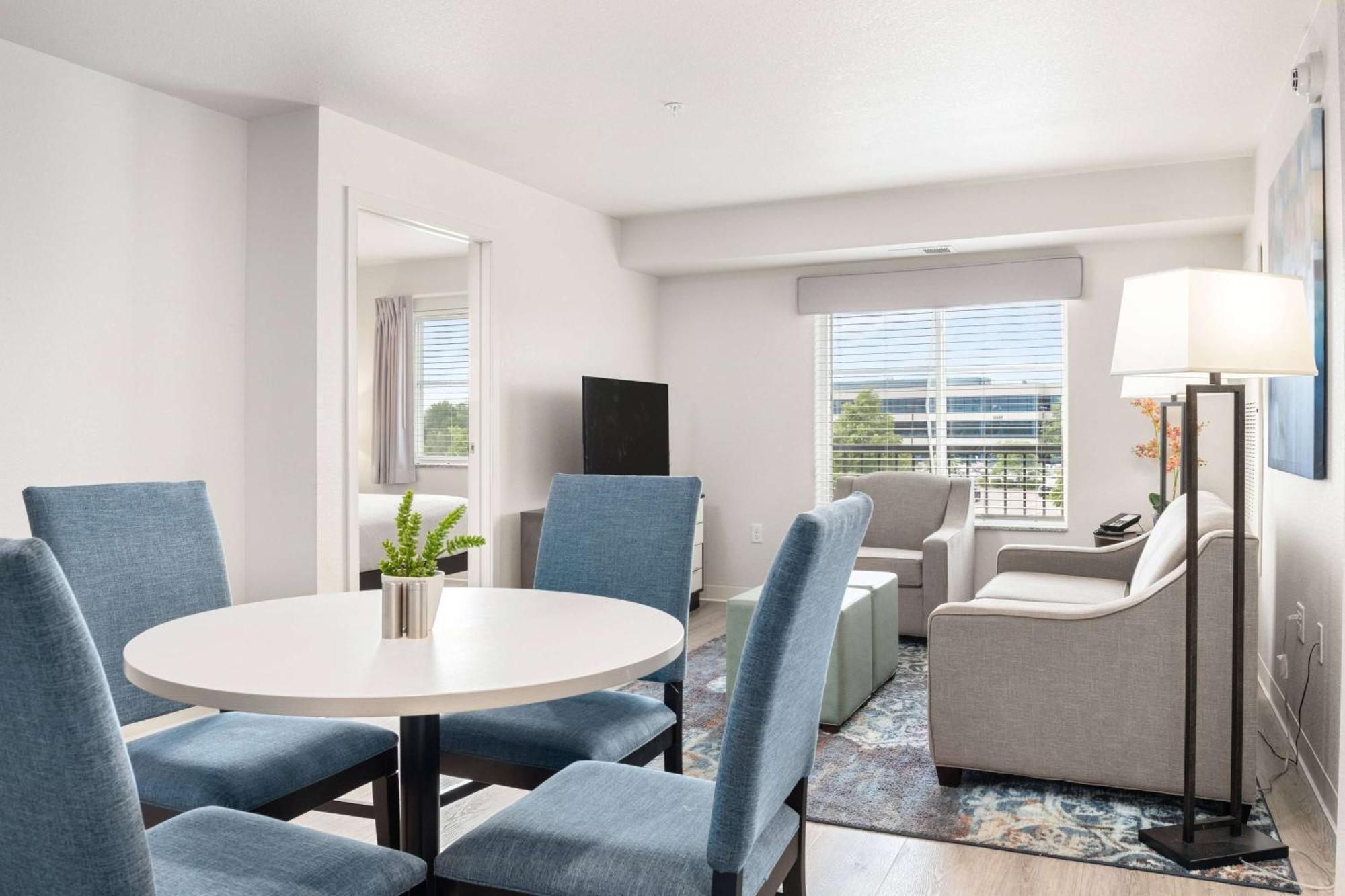 Waterwalk Extended Stay By Wyndham Minneapolis - Плимът Екстериор снимка